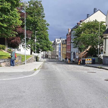 Near Brosundet, Newly Refurnished, Free Street Parking Lägenhet Ålesund Exteriör bild