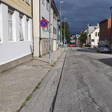 Near Brosundet, Newly Refurnished, Free Street Parking Lägenhet Ålesund Exteriör bild