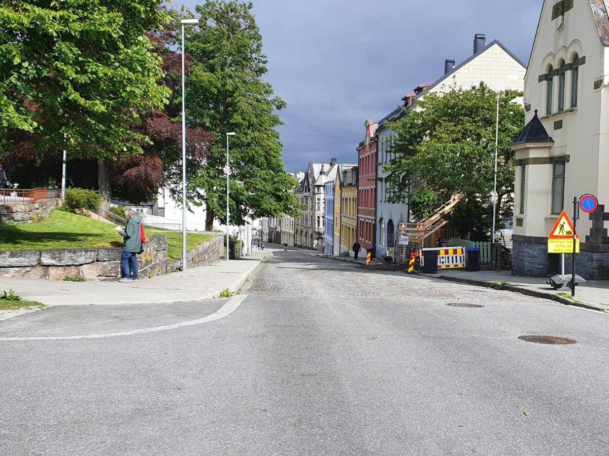 Near Brosundet, Newly Refurnished, Free Street Parking Lägenhet Ålesund Exteriör bild